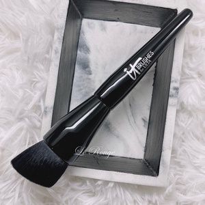 it cosmetics flawless complexion makeup brush